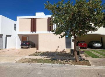 Casa en condominio · 310m² · 4 Recámaras · 2 Estacionamientos · Casa en Venta Residencial Parque Natura, en El Norte de Merida