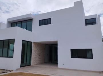 Casa en condominio · 315m² · 4 Recámaras · 2 Estacionamientos · Casa en Venta en Privada Residencial Parque Natura, Cholul, Merida