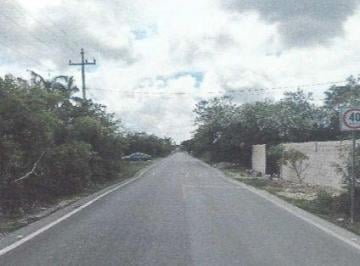 Terreno / Lote · 2040m² · Terreno en Venta en Av de Tamanche, Mérida Yucatán