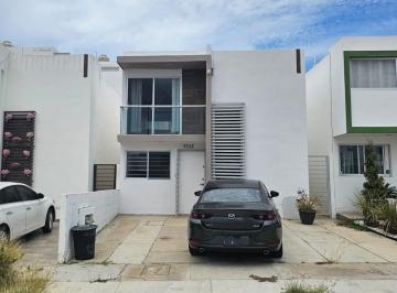 Casa · 3 Recámaras · 2 Estacionamientos · Casa en Real del Valle, Coto 14