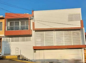 Casa de 4 habitaciones, Boca del Río · Casa en Venta Col. Revolución, Boca del Rio