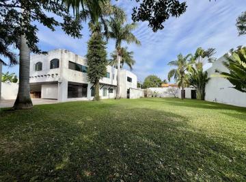 Casa · 1200m² · 3 Recámaras · 2 Estacionamientos · Casa en Venta en La Colonia México Norte, Mérida, Yucatán.