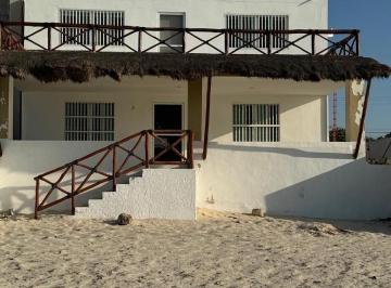 Casa · 255m² · 3 Recámaras · 4 Estacionamientos · Casa en Venta en La Playa, Chelem Yucatán