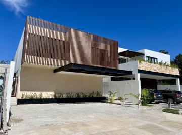 Casa · 400m² · 4 Recámaras · 3 Estacionamientos · Casa en Venta en La Privada de Tamara, Mérida, Yucatán