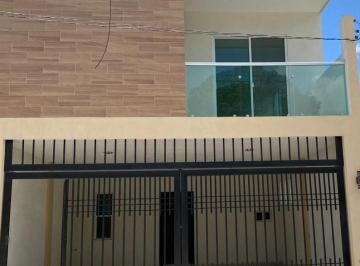Casa · 150m² · 3 Recámaras · 2 Estacionamientos · Casa en Venta en Fracc. Jardines de Champayan, Tampico Tamaulipas.