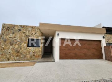 Casa · 213m² · 3 Recámaras · 2 Estacionamientos · Casa en Venta en Punta Piedra Ensenada