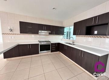 Casa en condominio de 4 habitaciones, Querétaro · Se Vende Casa en Queretaro Juriquilla Vig. 24hrs Amplias Rec. Cuarto de Servicio