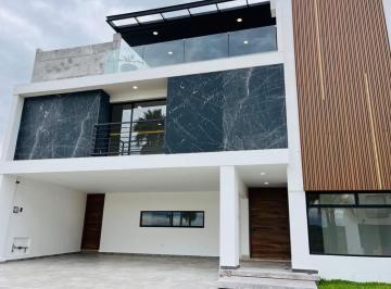 Casa · 476m² · 5 Recámaras · 3 Estacionamientos · Casa - Cascatta