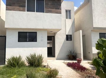 Casa en condominio · 100m² · 3 Recámaras · 2 Estacionamientos - Luis Enrrique Chiriboga · Renta de Casa Ubicada en Fraccionamiento Privado