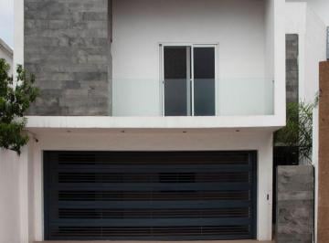 Casa de 3 habitaciones, Monterrey · Casa en Venta con Alberca en Cumbres San Agustín, Monterrey, N. L.