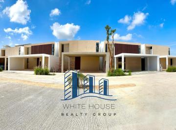 Casa · 300m² · 4 Recámaras · 3 Estacionamientos · Casa en Venta en Xcanatun de 4 Habitaciones Mas Cuarto de Servicio en Privada con Amenidades