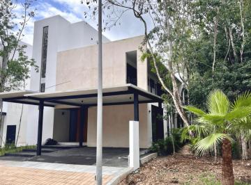 Casa · 431m² · 5 Recámaras · 2 Estacionamientos · Casa en Venta en Senderos, Mayakoba / Kc0091