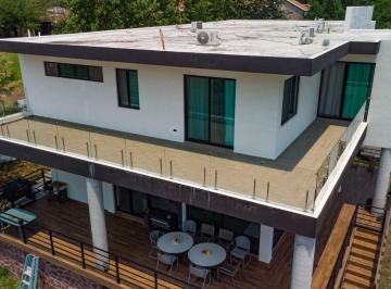 Casa · 744m² · 4 Recámaras · Casa en Venta en El Barrial, Santiago N. L