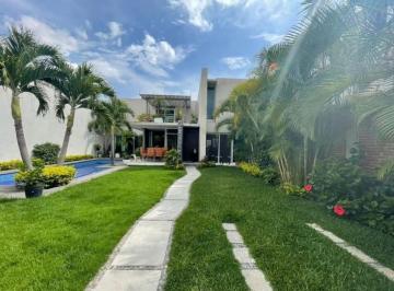 Casa · 282m² · 3 Recámaras · 2 Estacionamientos · Casa - Cuautla