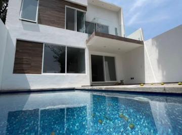 Casa · 4 Recámaras · 2 Estacionamientos · Casa - Yautepec