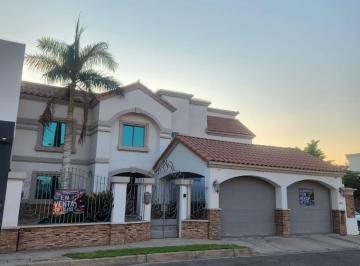 Casa de 4 habitaciones, Mexicali · Casa en Venta Zona Dorada con Alberca 4 Recamara en Esquina con Gimnasio Cabina Sauna