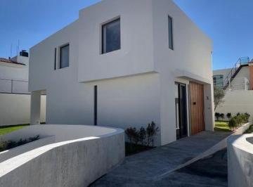 Casa en condominio · 367m² · 3 Recámaras · 4 Estacionamientos · Casa en Venta, Virreyes Residencial, Zapopan.