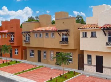 Casa · 95m² · 3 Recámaras · 2 Estacionamientos · Venta de Casa, Zona Sur de Cancún Q. Roo.