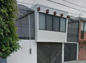 Casa de 4 habitaciones, Puebla · Casa en Venta en Jardines de San Manuel, Puebla