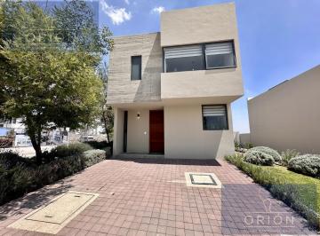 Casa en condominio · 115m² · 3 Recámaras · 2 Estacionamientos · Casa Venta Zakia Queretaro El Refugio Cerca Universidad Anahuac