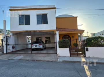 Casa · 360m² · 3 Recámaras · 2 Estacionamientos · Casa en Fraccionamiento La Florida