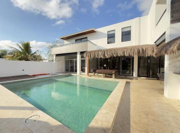 Casa · 1250m² · 5 Recámaras · 4 Estacionamientos · Casa en Venta en Mérida, Kikteil, Privada Blue Cedar Mod Zafirah