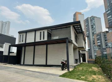 02cc2a7cd0b16c8b8330051fa1dce9980b839b492d5bf97b337323408cfdc74b · Residencia de Lujo en Bosque Real | 457 m² | 4 Recámaras | Diseño Contemporáneo