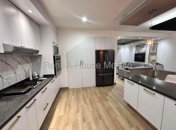 Casa de 3 habitaciones, El Marqués · Casa Dentro Residencial con Seguridad en Zakia en Venta Goh2135