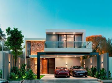Casa · 267m² · 3 Recámaras · 2 Estacionamientos · Venta Casa de Lujo en Privada Maeba, Conkal Yucatan