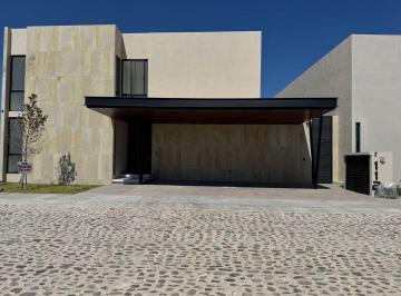 Casa · 3 Recámaras · 3 Estacionamientos · Venta Lomas del Campanario
