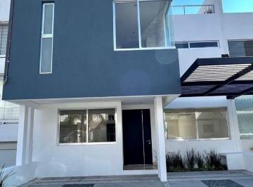 Casa · 213m² · 3 Recámaras · 2 Estacionamientos · Casa en Venta Zen House