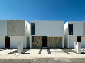 Casa · 165m² · 3 Recámaras · 2 Estacionamientos · Venta Vui Panorama