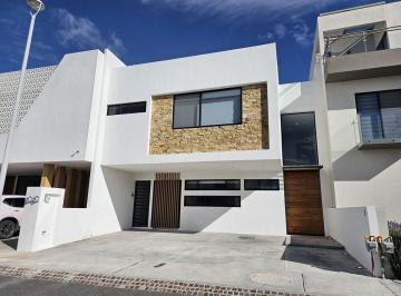 Casa · 256m² · 3 Recámaras · 2 Estacionamientos · Casa en Venta Zibatá