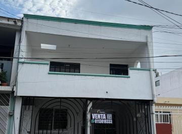 Casa de 3 habitaciones, Monterrey · Casa en Venta Col. Mitras Norte con Recamara en Planta Baja