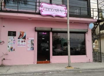 Local comercial · 240m² · 3 Recámaras · Local en Venta Sobre Av Eloy Cavazos, Guadalupe