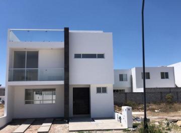 Casa · 220m² · 3 Recámaras · 2 Estacionamientos · Venta Casa Cañadas del Arroyo