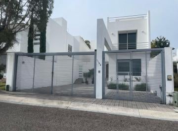 Casa · 267m² · 4 Recámaras · 4 Estacionamientos · Casa en Venta Real de Juriquilla