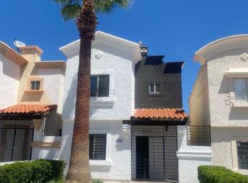 Casa · 86m² · 3 Recámaras · 1 Estacionamiento · Casa en Fracc. Puerta del Valle