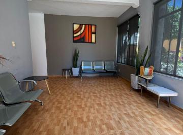 Oficina , Querétaro · Consultorio U Oficina con Jardín Interior y Recepción Compartida