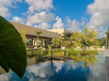 Terreno / Lote · 776m² · Terreno en Venta en Esquina Frente Al Parque, Nortemerida, Yucatan