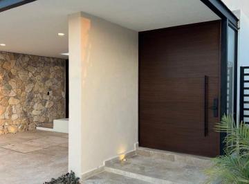 Casa · 248m² · 3 Recámaras · 2 Estacionamientos · Casa en Venta, Privada Silvesta, Conkal Yucatan
