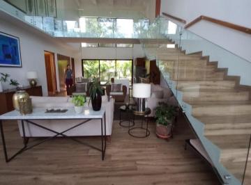 Casa · 450m² · 4 Recámaras · 2 Estacionamientos · Casa en Venta en Yucatán Country Club, Privada Kutz, Mérida, Yucatán