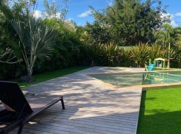 Casa · 375m² · 5 Recámaras · 3 Estacionamientos · Casa en Renta, Privada Toh, Yucatán Country Club