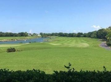 Terreno / Lote · 750m² · Terreno en Venta en Xpokin en El Yucatan Country Club.