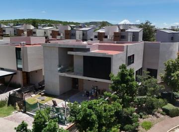 Casa · 470m² · 5 Recámaras · Casa en Altozano Qro