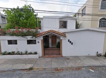 Casa de 4 habitaciones, Monterrey · Casa en Venta en Sendero San Jeronimo, Monterrey, Nuevo Leon.
