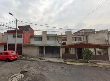 Casa de 3 habitaciones, Atizapán de Zaragoza · Casa en Venta en Calle Tulipán Jardines de Atizapán Recuperación Bancaria