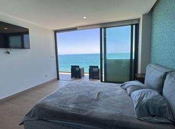 Departamento de 2 habitaciones, Mazatlán · Venta de Departamento en El Malecon de Mazatlan de Dos Recamaras, Amueblado, Equipado, Frente Al Ma