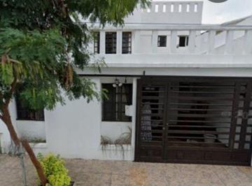 Casa de 4 habitaciones, Guadalupe · Casa en Venta en Rincón de La Primavera (Zona Contry)