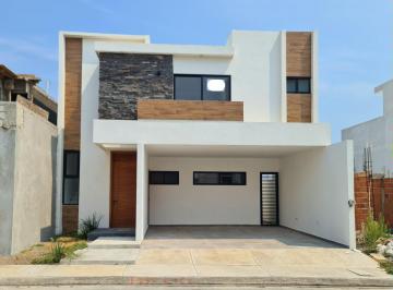 Casa de 3 habitaciones, Alvarado · Casa en Venta con Recamara en Planta Baja, Lomas de La Rioja, Alvarado Ver